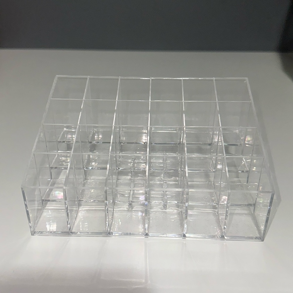 Lipstick/gloss tiered holder